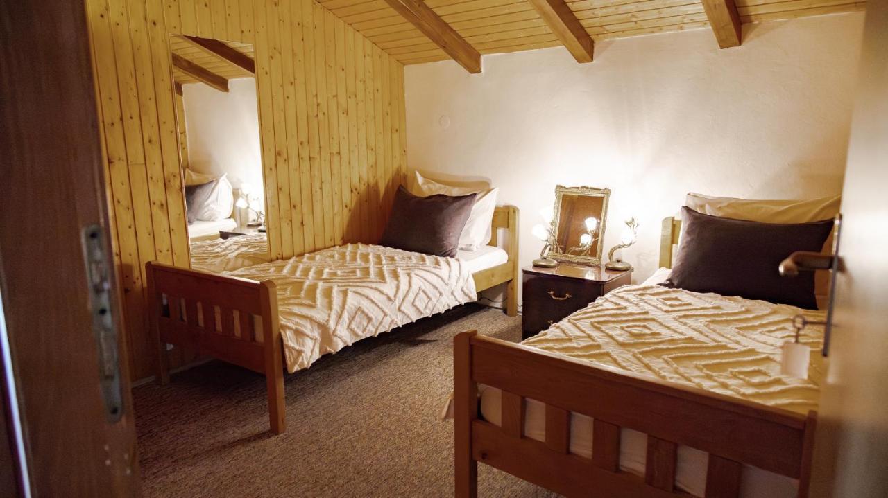 Appartamento Scardona Rustica, Bed & Breakfast With Jacuzzi, Bbq And Free Parking In Skradin, Krka Esterno foto